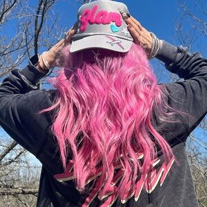 Meet your Posher, Leslie